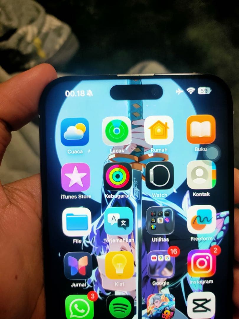 iPhone 本体 15 ProMax 256 GB バッテリー94% サイクル