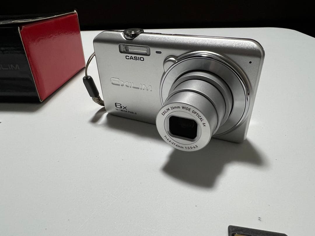 CASIO EXILIM EX-ZS29 シルバー コンパクトデジタルカメラ