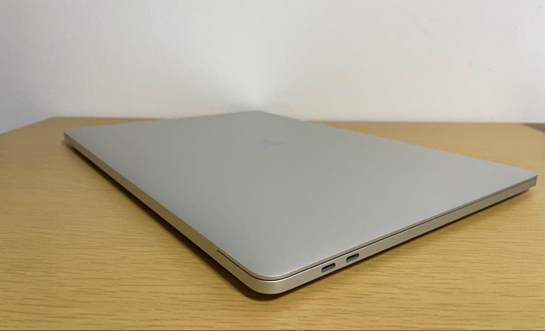 『美品』 MacBook Pro 15インチ 充電回数６回、99%大容量1TB