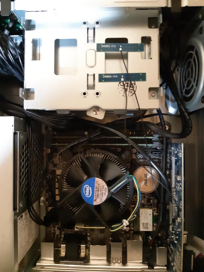 自作PC　MINI-ITX・XEON・16GB・256GB・GT730