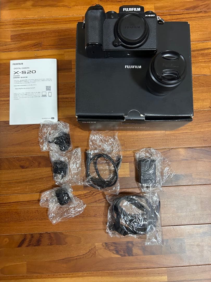 FUJIFILM X-S20 ミラーレスカメラ XC15-45mm