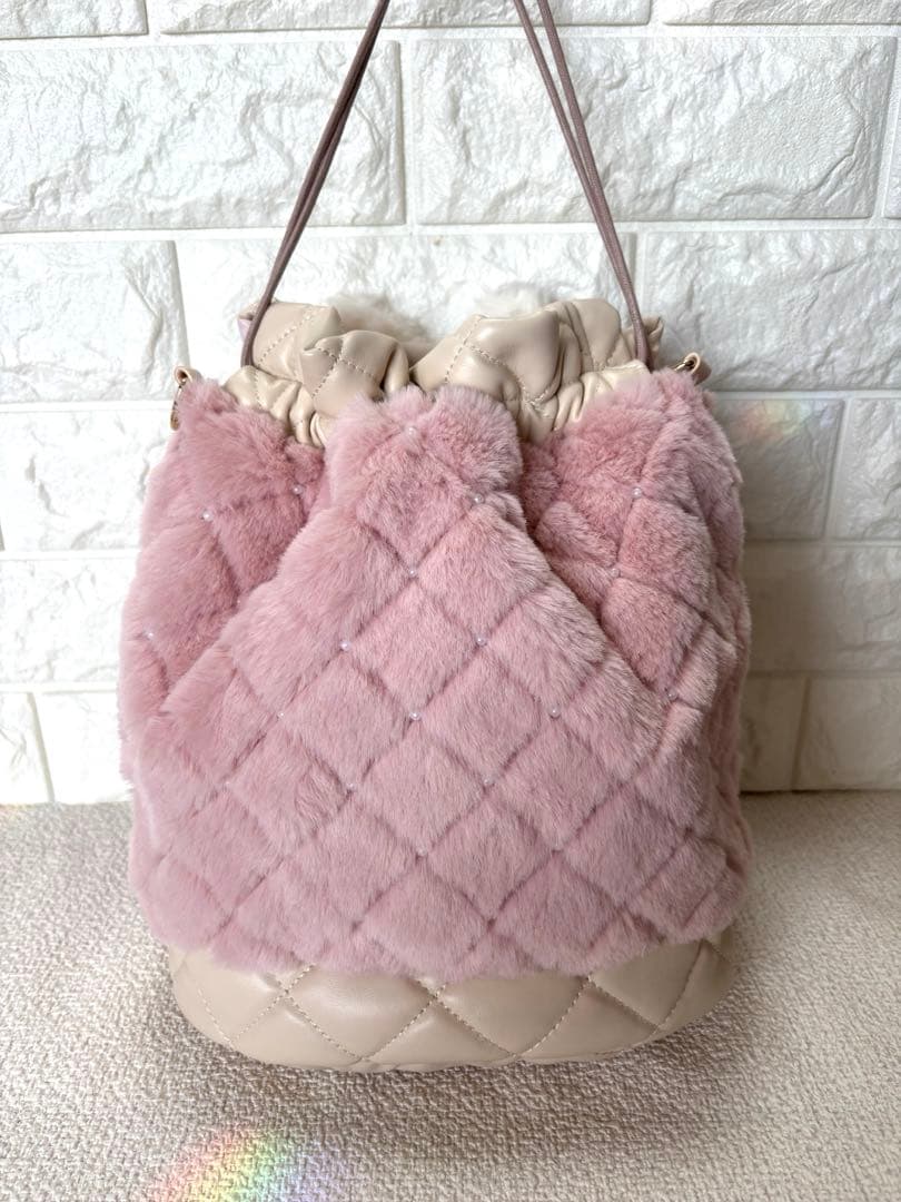 黒*こ様 コヤンイサムチョン　丸底巾着ファーバッグ　ピンク　白うさちゃん