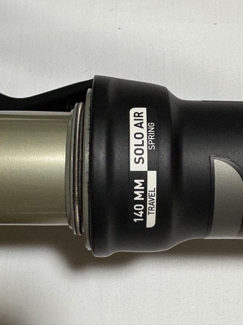 パーツ ROCKSHOX sektor 27.5 solo air 100x15