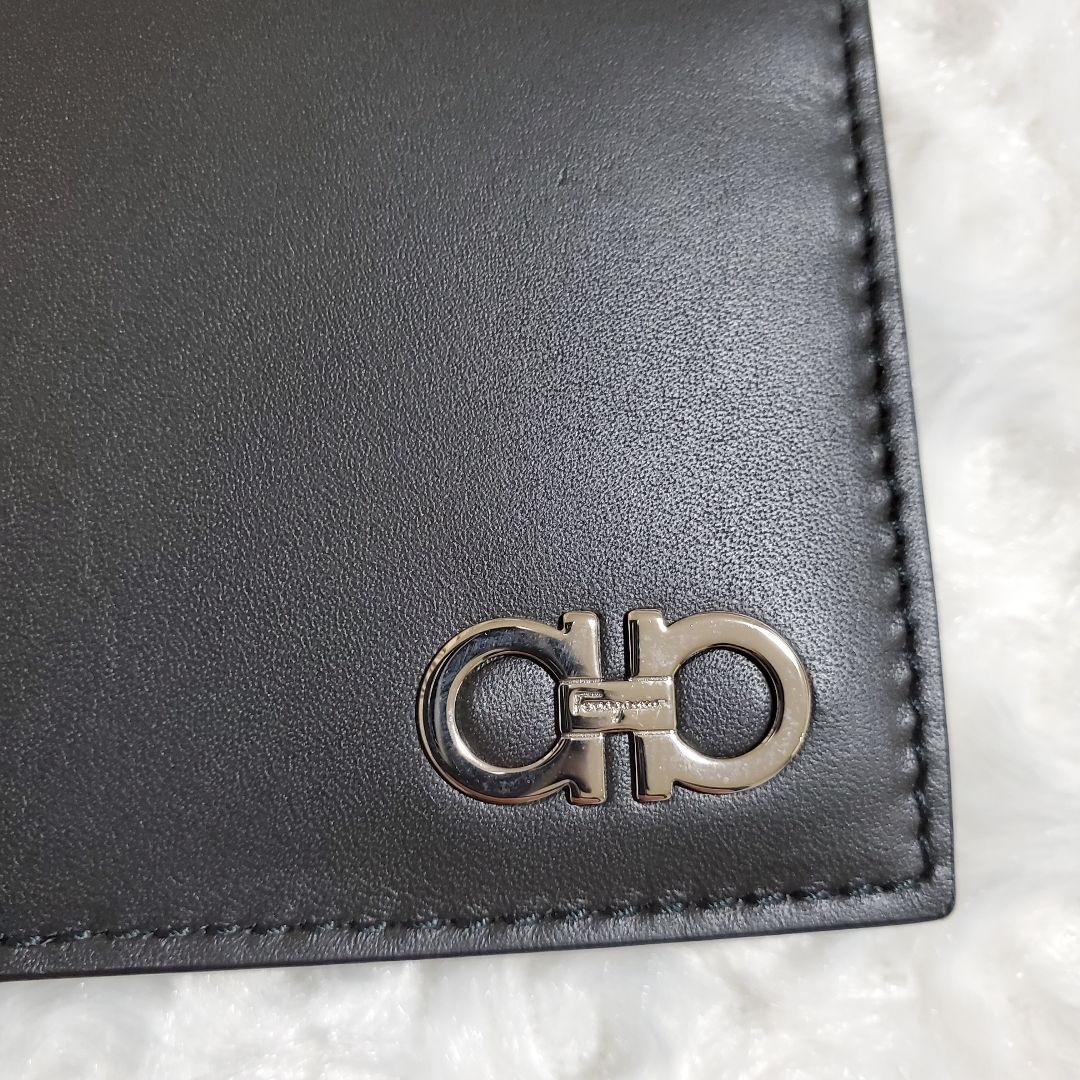 新品未使用！サルヴァトーレフェラガモ　カードケース　名刺入れ　ブラック　黒