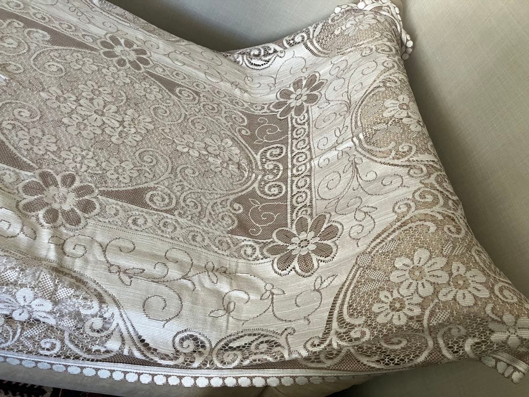 フランス製ビンテージ花柄大テーブルクロスとナプキン6セット　ベージュ白系　未使用