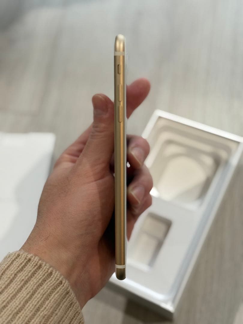 iPhone 7 Plusゴールド128GB 箱付付属品なし docomoロック