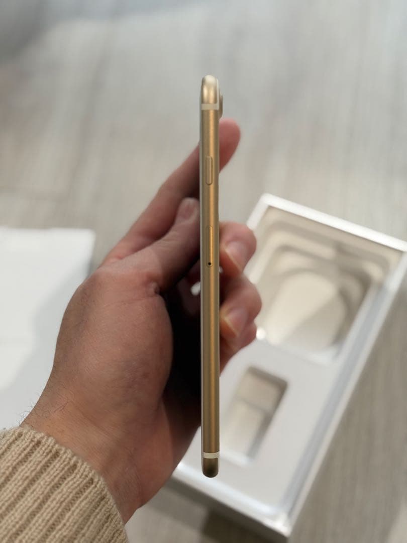 iPhone 7 Plusゴールド128GB 箱付付属品なし docomoロック