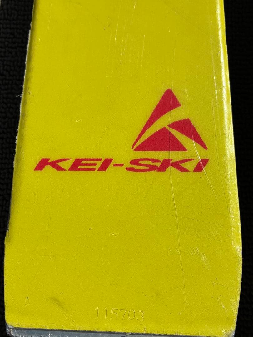 シーズン直前‼️最終価格で送料込み‼️ケイスキー　レアデザイン！オマケ付き‼️