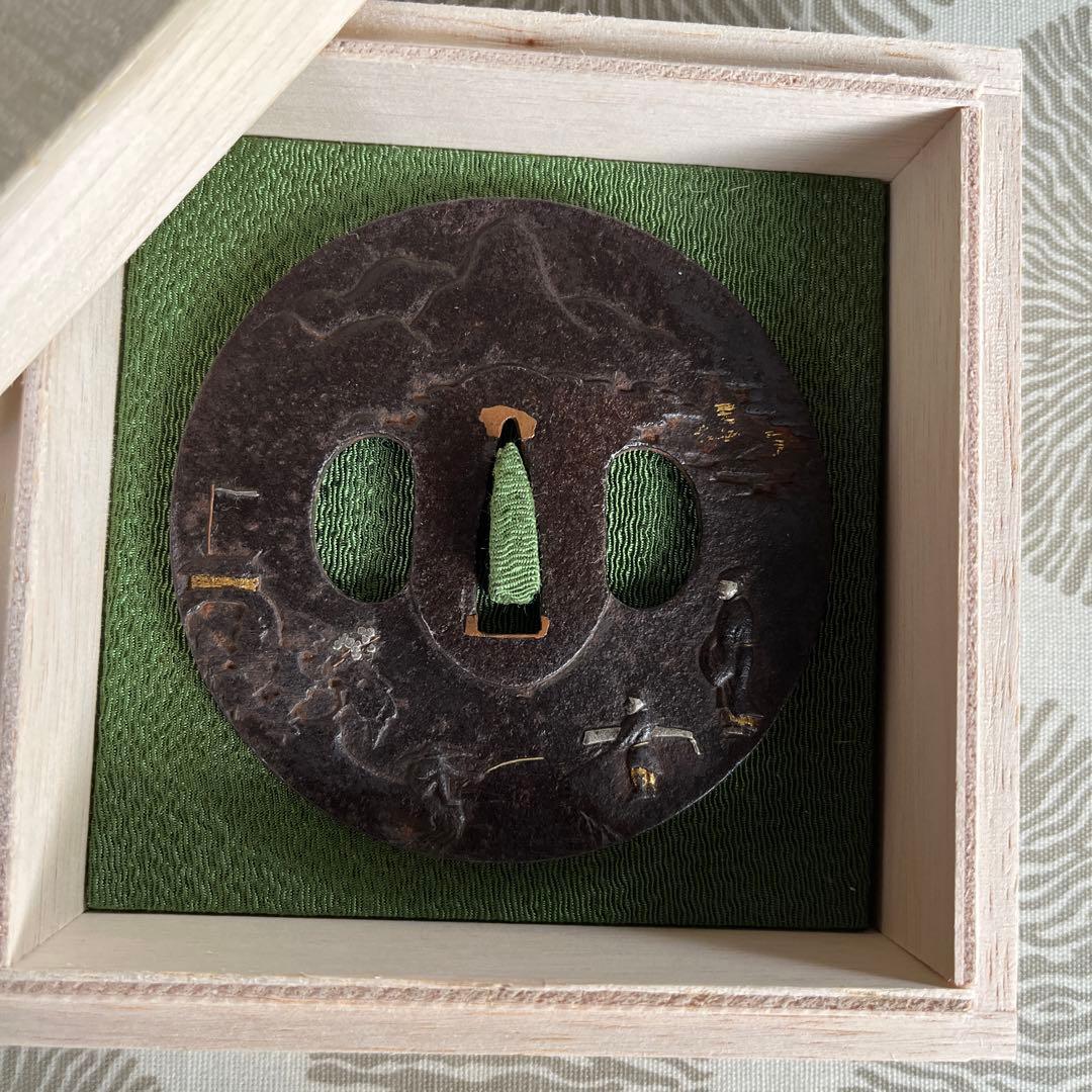 唐賢人風景図の大鍔