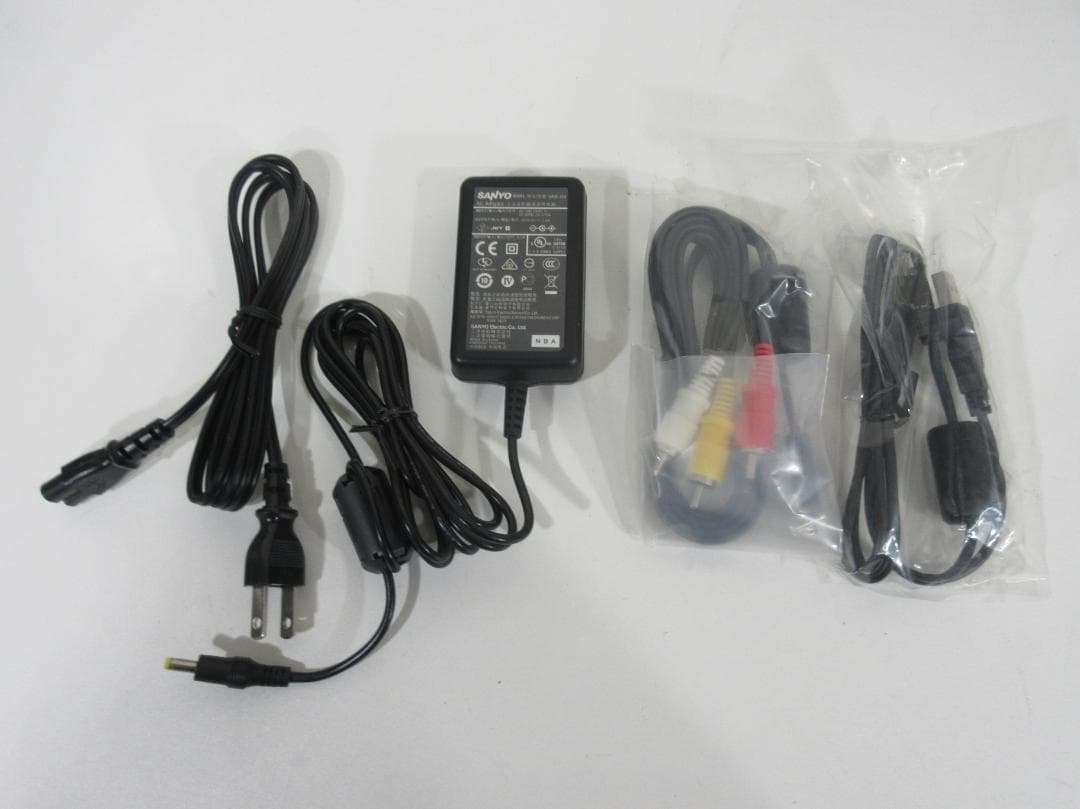 1217V【中古美品】SANYO ビデオカメラ Ｘａｃｔｉ DMX-TH1