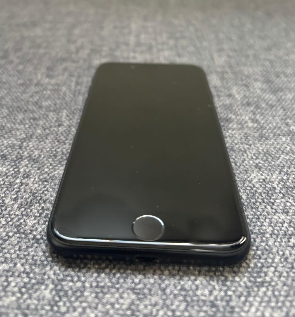 【中古】Apple iPhone SE (第2世代) ブラック 本体