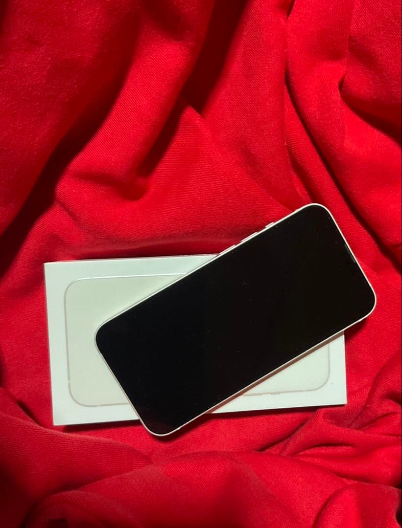 Apple iPhone 13 ホワイト 本体　即購入⭕️