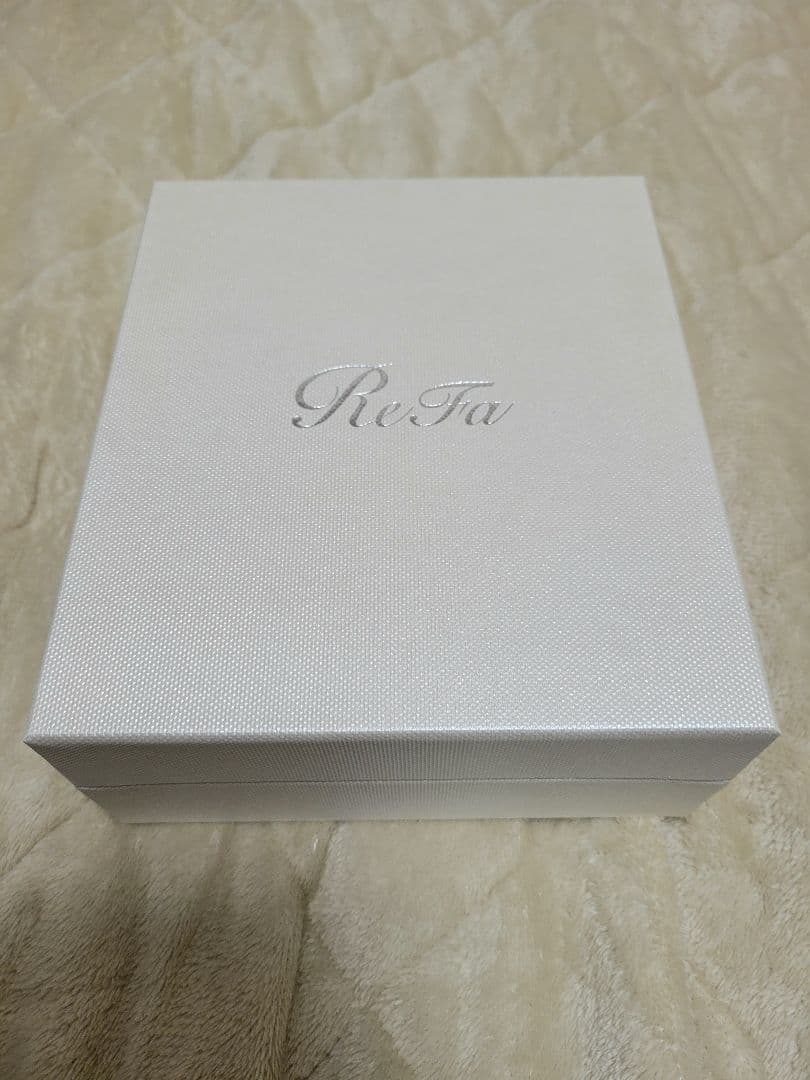yui様　新品　リファ　フォーカラット　ReFa 4 CARAT　ショッパー付き