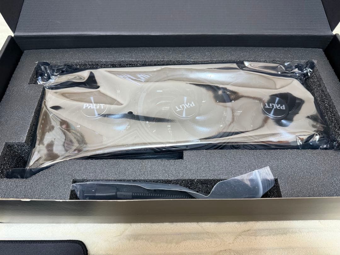 （美品）PALIT GEFORCE RTX 5070Ti 16GB