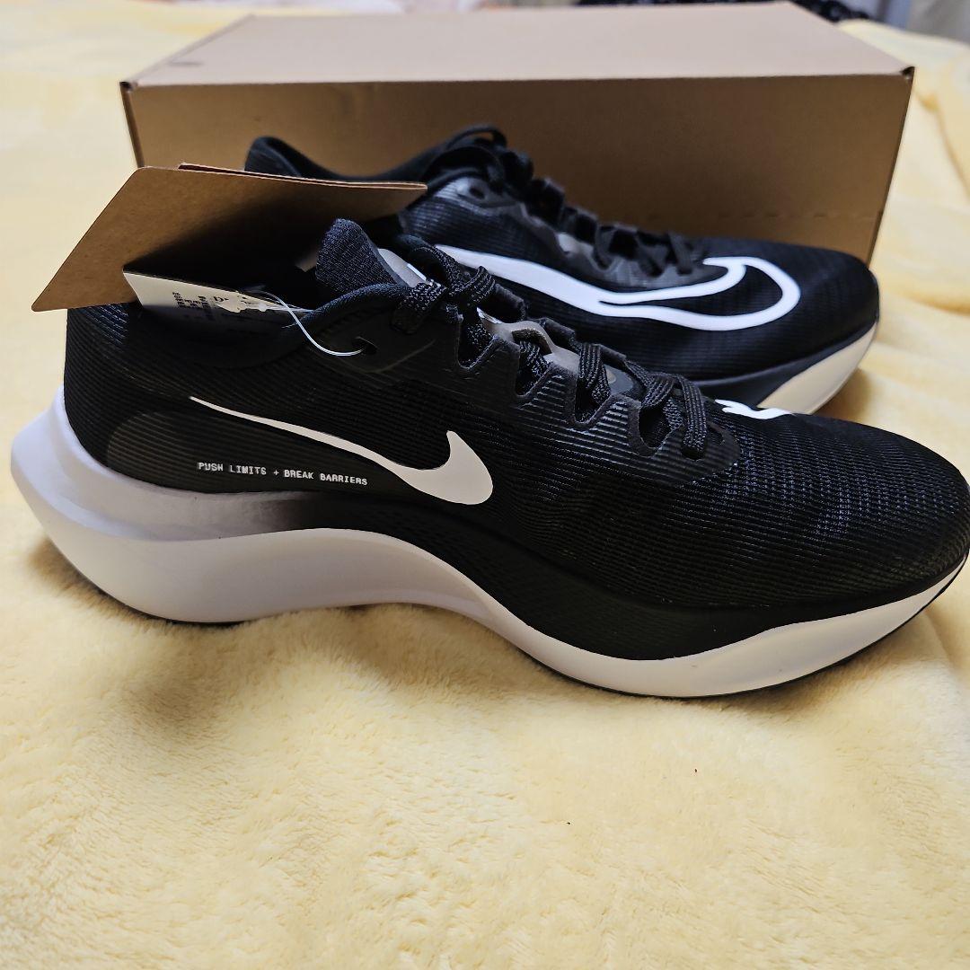 ナイキNIKEズームフライ5ブラック/ホワイト25.5cm黒　ZOOMFLY5