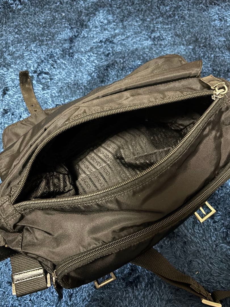 PRADA （ブラック ショルダーバッグ）