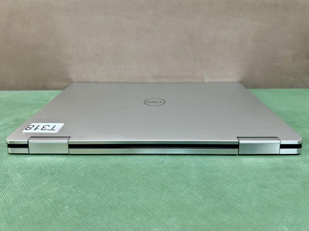 Dell XPS 7390 2-in-1 Core i5 10世代