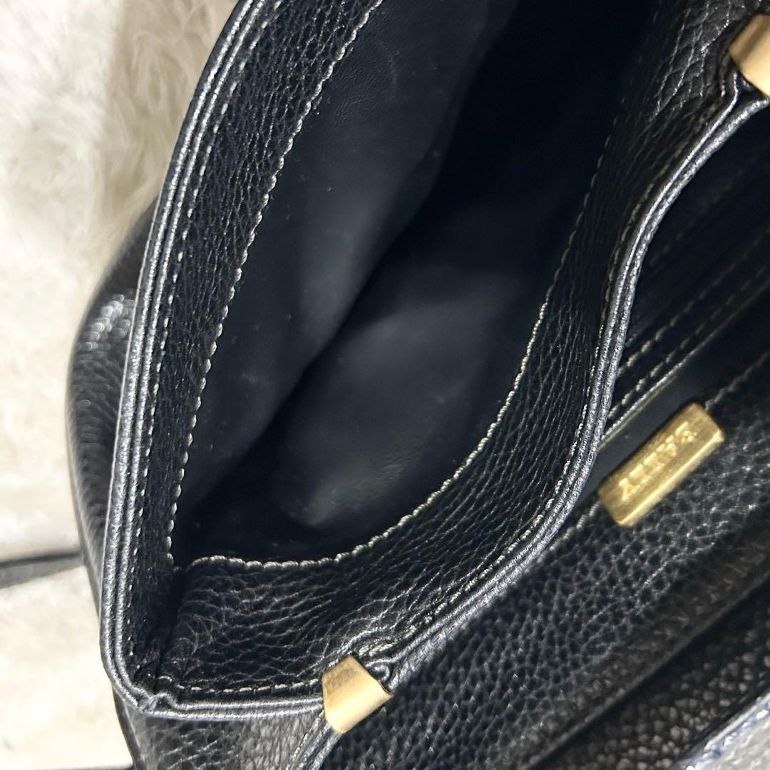 美品 BALLY クラシック ショルダーバッグ クロスボディ ロゴ シボ革 黒