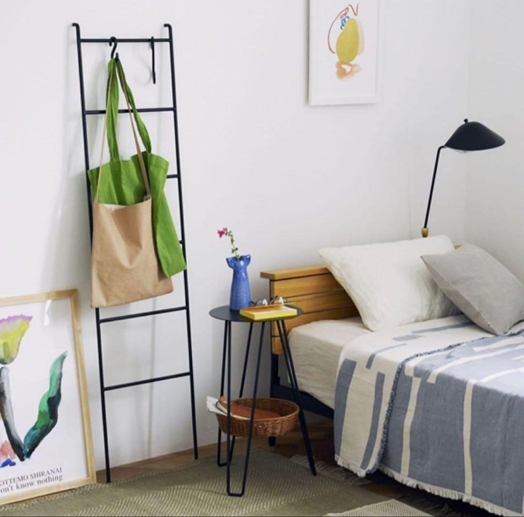 サイドテーブル・ナイトテーブル・ローテーブル IDEE WALLABY SIDE TABLE Black