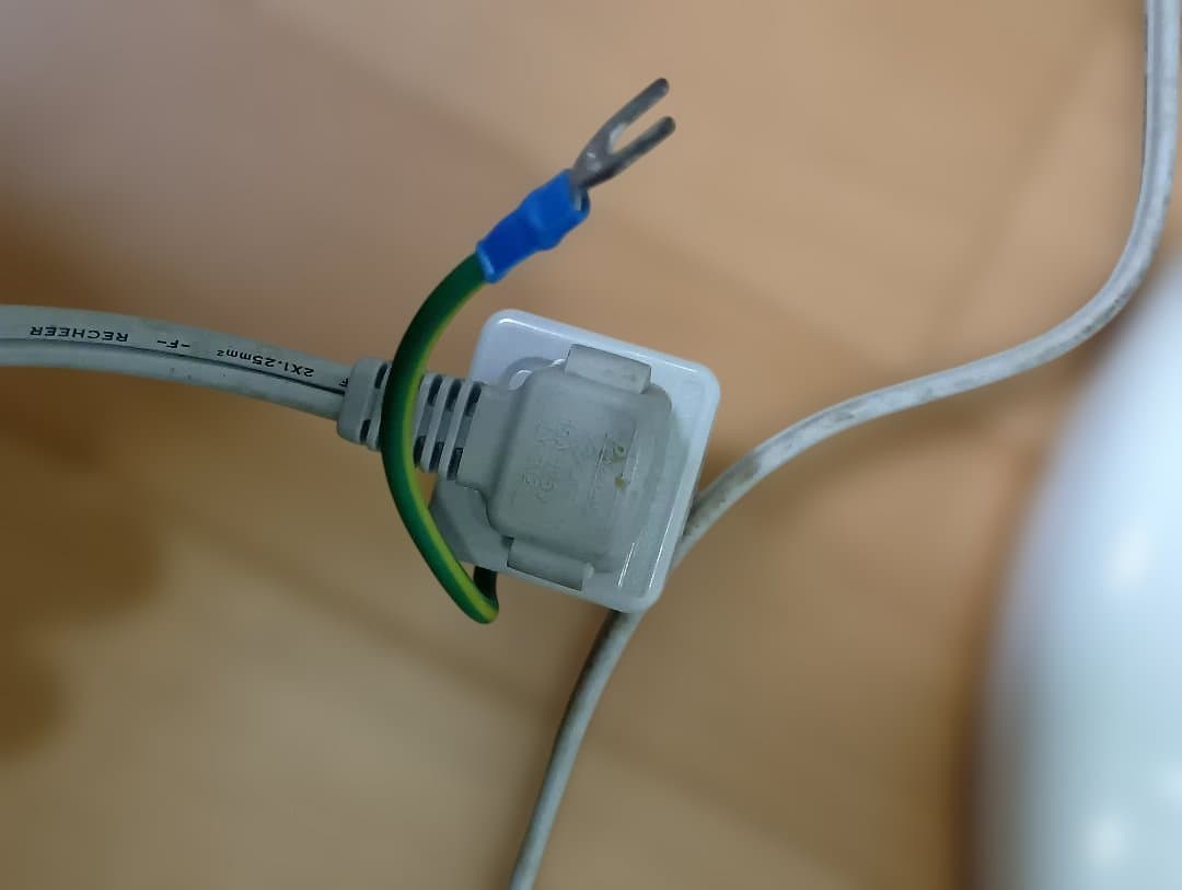 電気ヒーター ALADDIN CAH-1G9B(W) WHITE