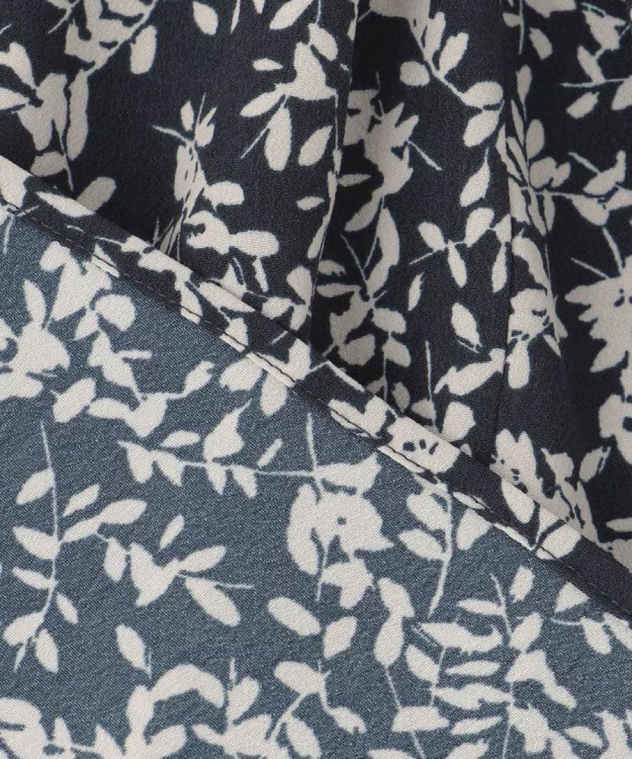 2025SS 完売品　23区　【洗える】シャドーリーフ プリント ブラウス