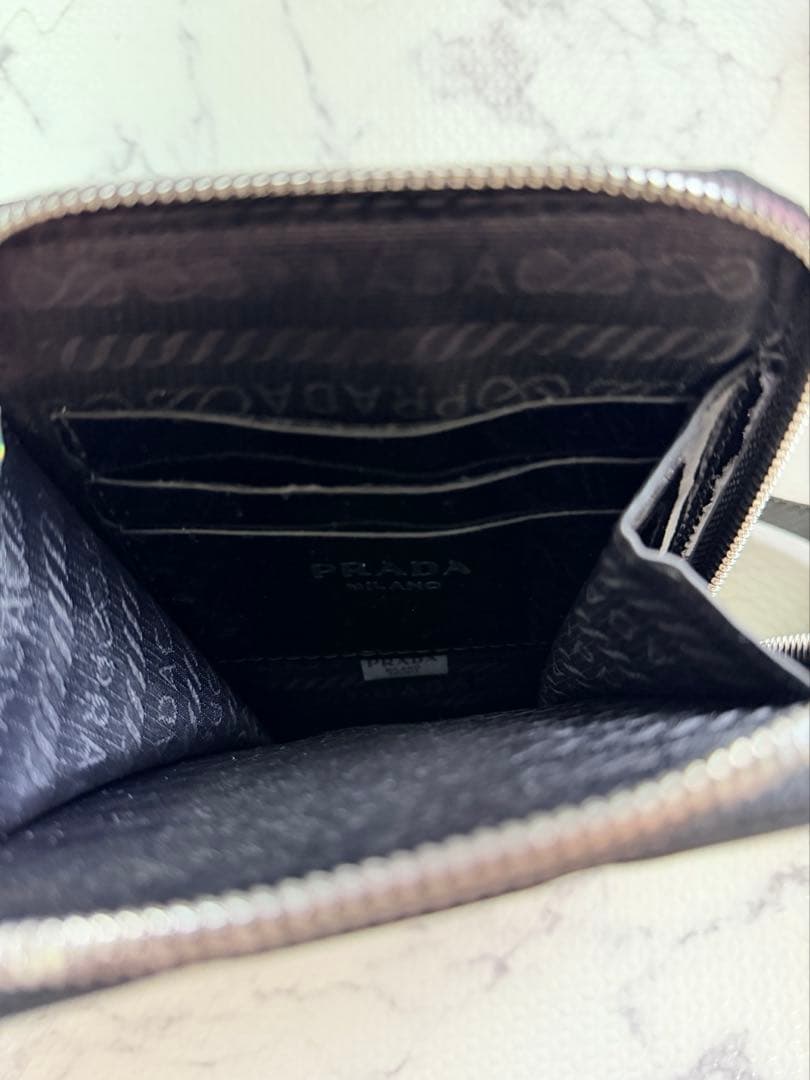 PRADA スマホショルダー