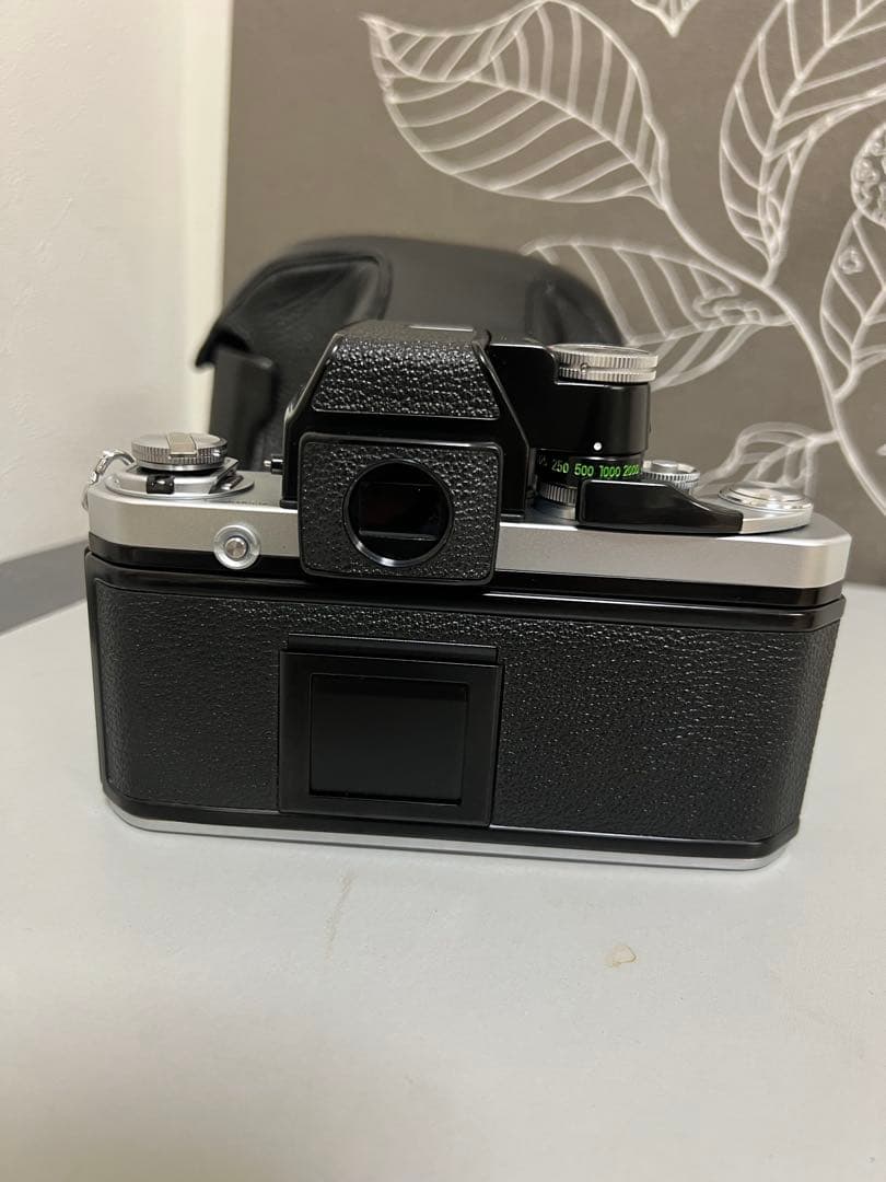 Nikon F2 本体とケース