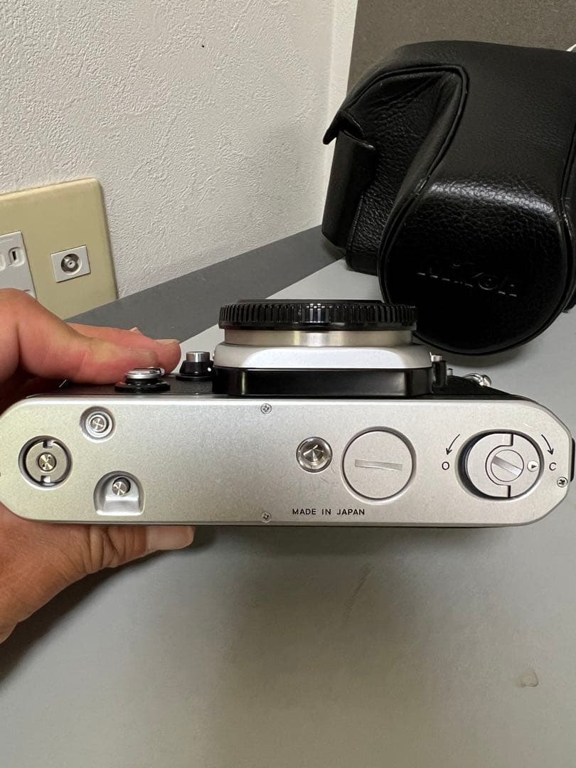 Nikon F2 本体とケース