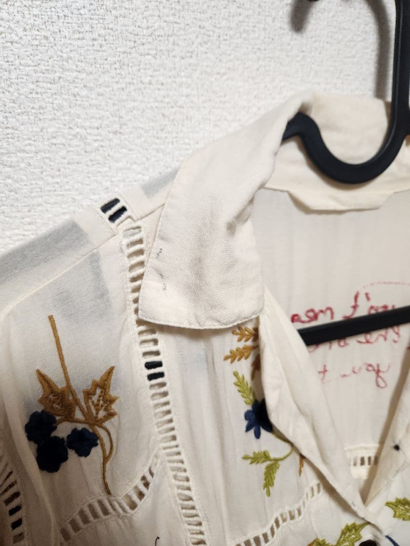 Todayful エンブロイダリーパッチワークシャツ アイボリー キナリ 刺繍