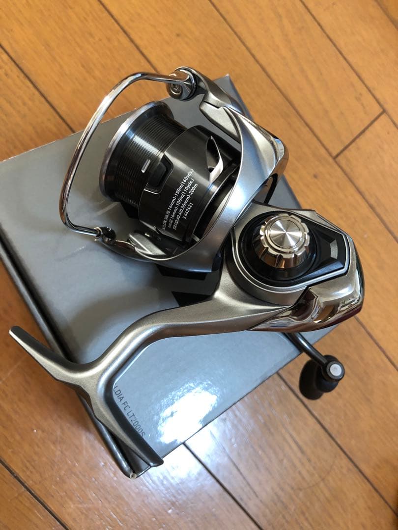 DAIWA 25CALDIA FC LT2000S スピニングリール