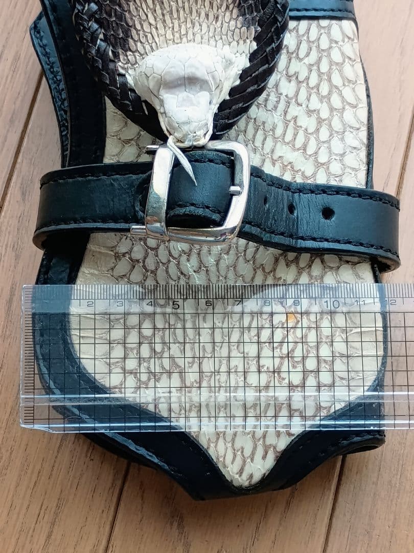 バイカーズウォレットホルダー　コブラ革ヘッド付き