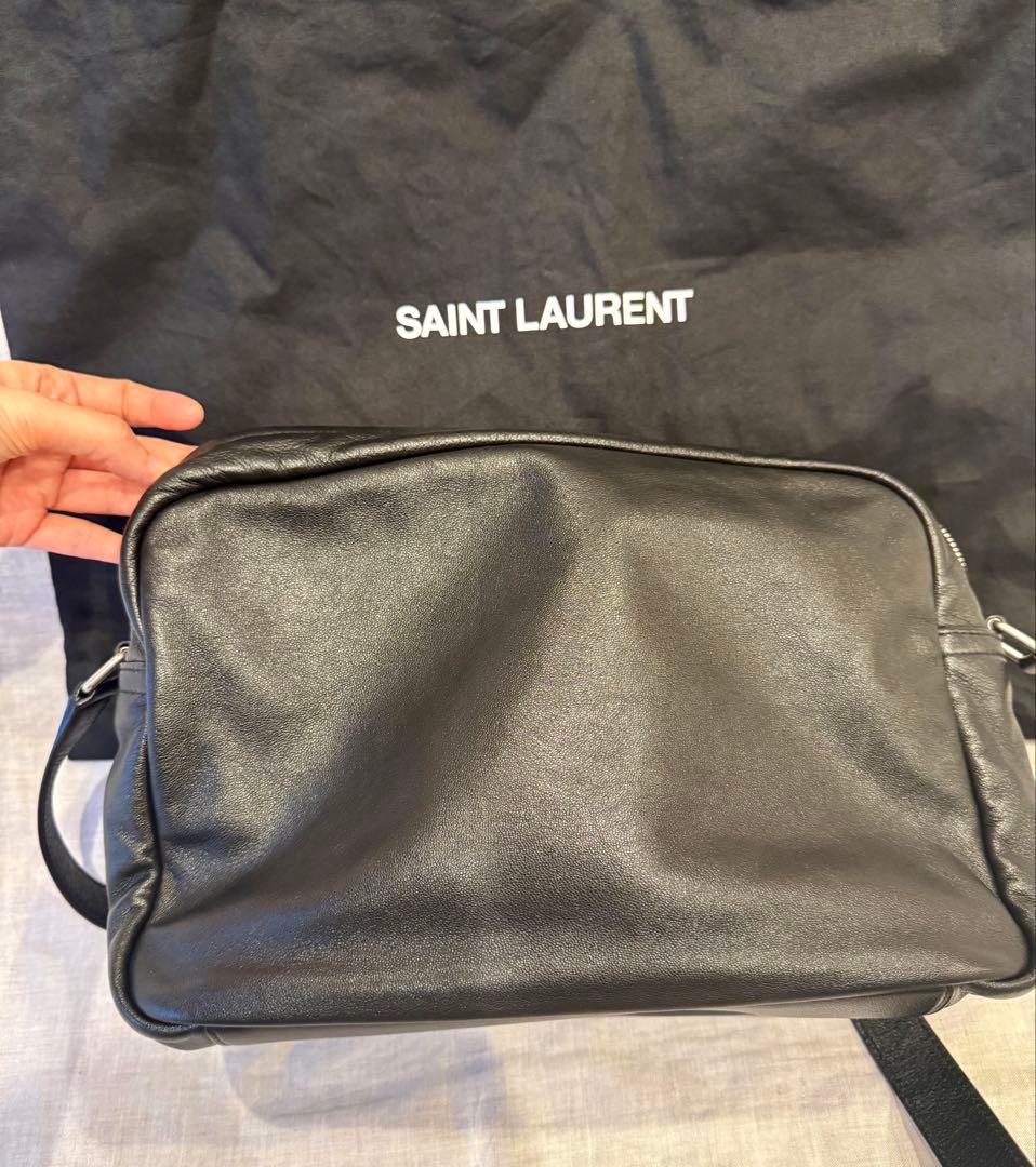 SAINT LAURENT ブラックレザー ショルダーバッグ　2回使用