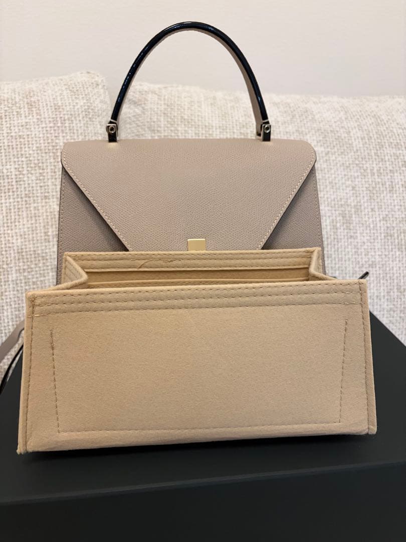 Valextra イジィデ　ミディアム　ヌード