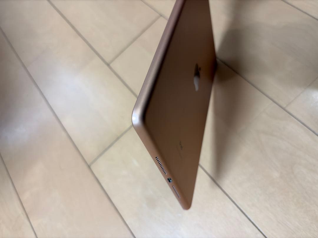 【美品・豪華おまけ】iPad 第7世代 32GB ゴールド フィルム・箱付