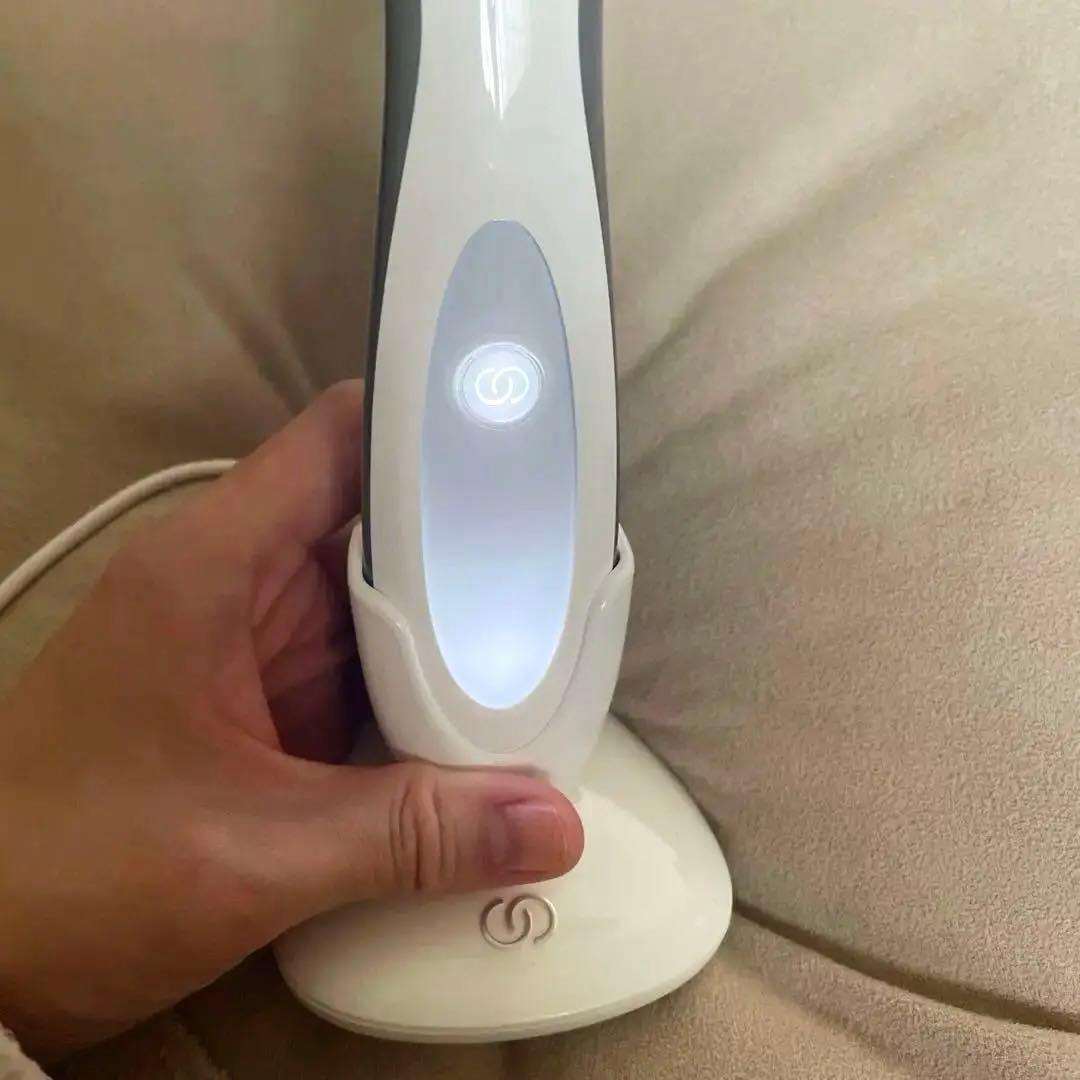 美顔器 ホワイト・ブルー 充電器付き　ニュースキン　ルミスパ