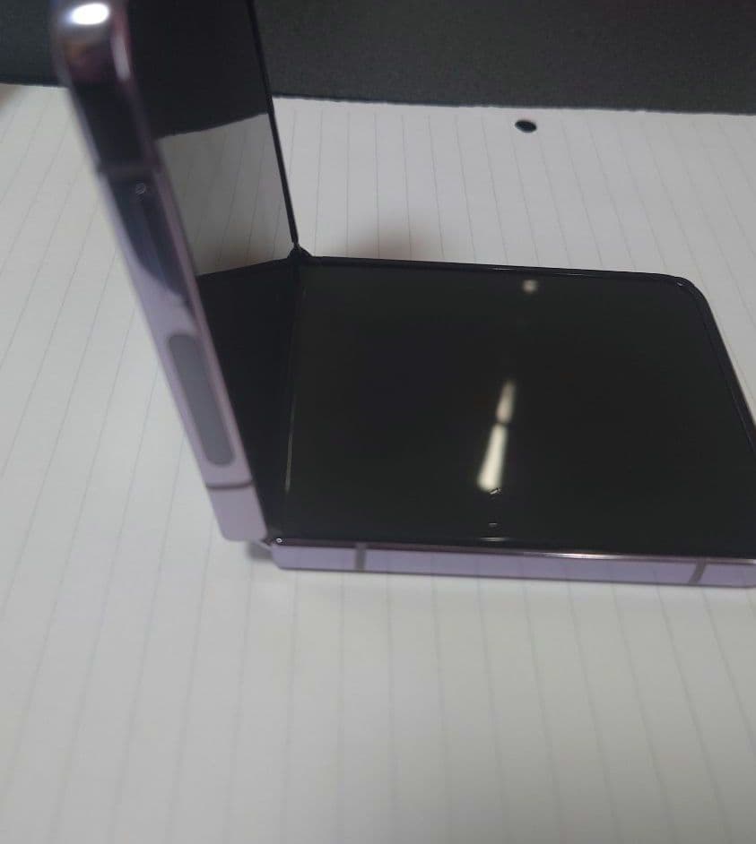 かなり綺麗　Galaxy Z Flip4 128GB パープル