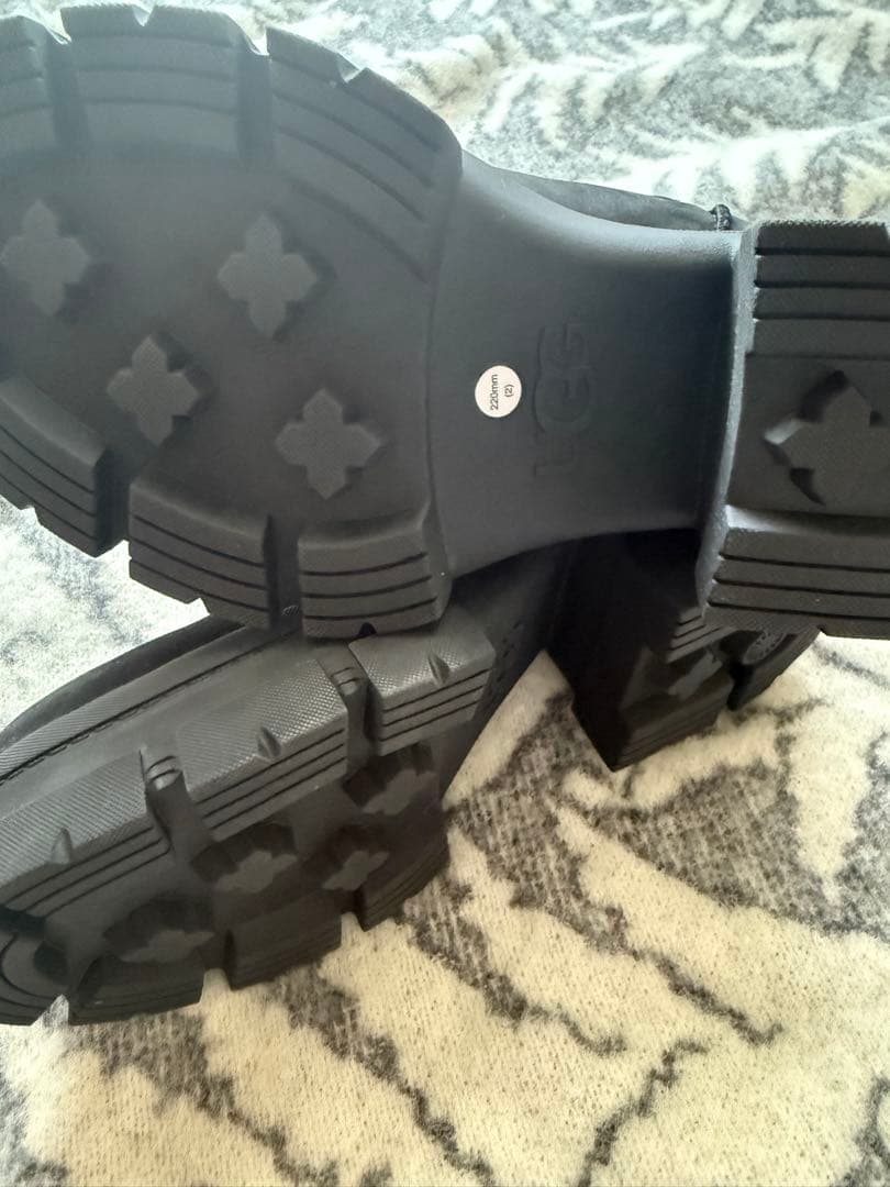 UGG サイドゴアブーツ ブラック