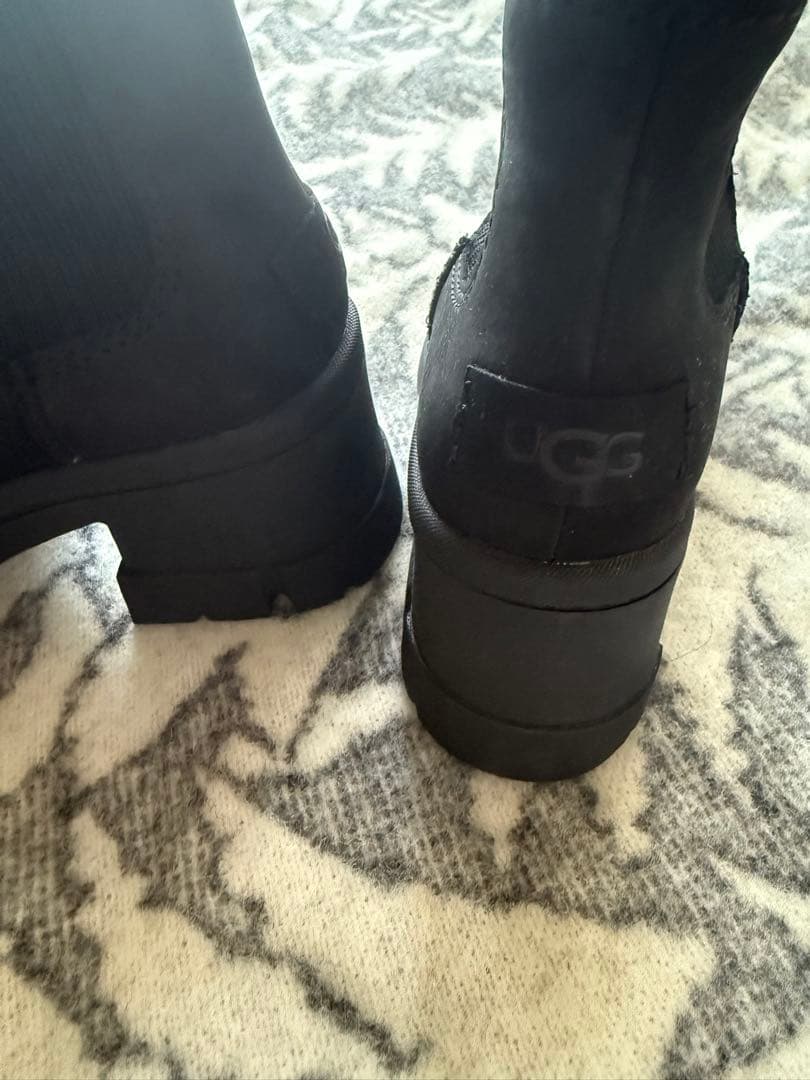 UGG サイドゴアブーツ ブラック