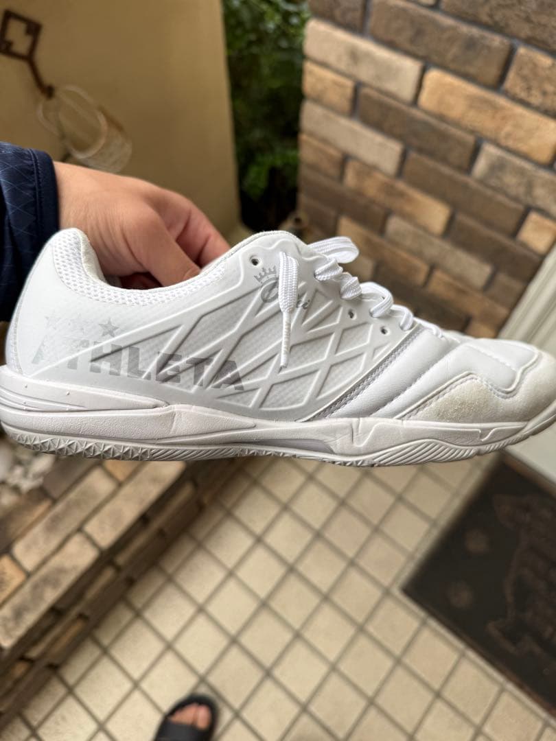 ATHLETA ホワイトシューズ 25.5cm