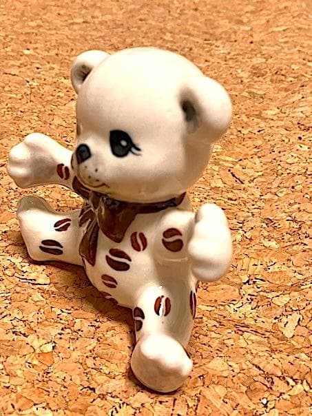 ★トリニ ポーリッシュポタリー コーヒー豆 リボン くま 置物★ポーランド 陶器