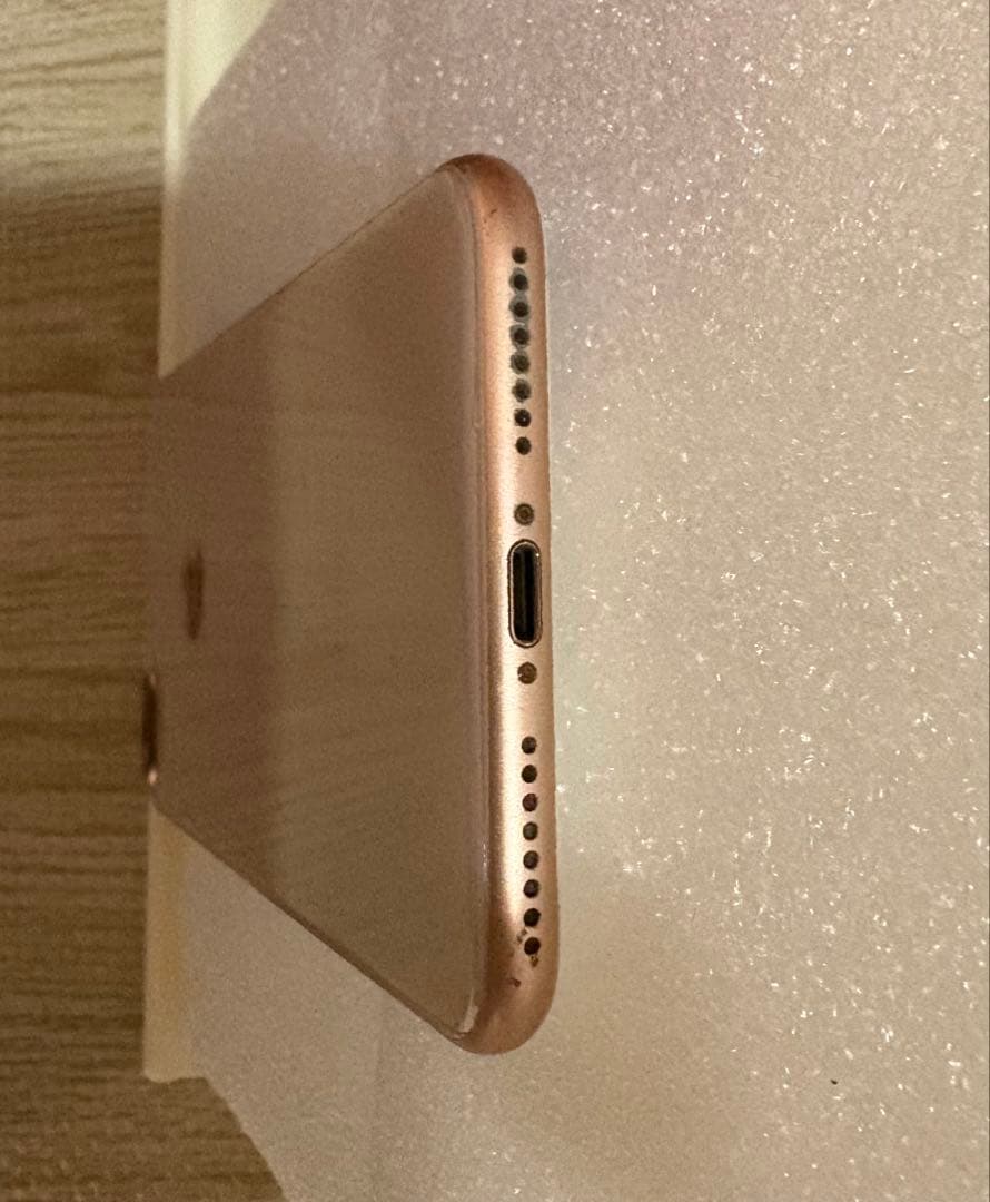 お*り様 iPhone 8 Plus 64GB ゴールド