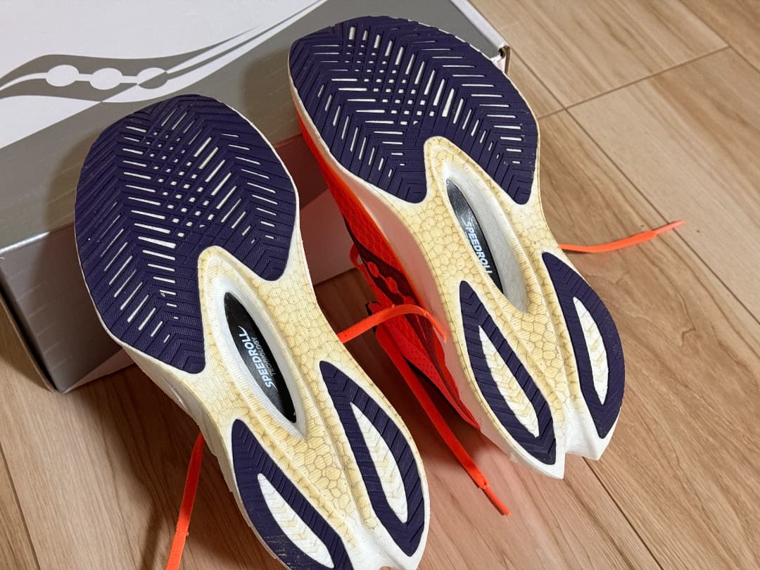 サッカニー　エンドルフィンプロ 4 25.5cm