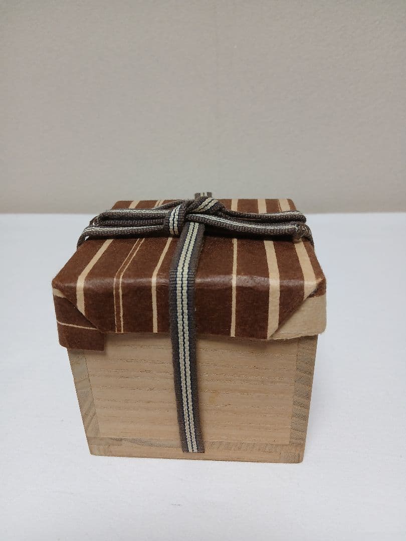 美濃焼　志野久以呑(ぐい呑)　河合竹彦作