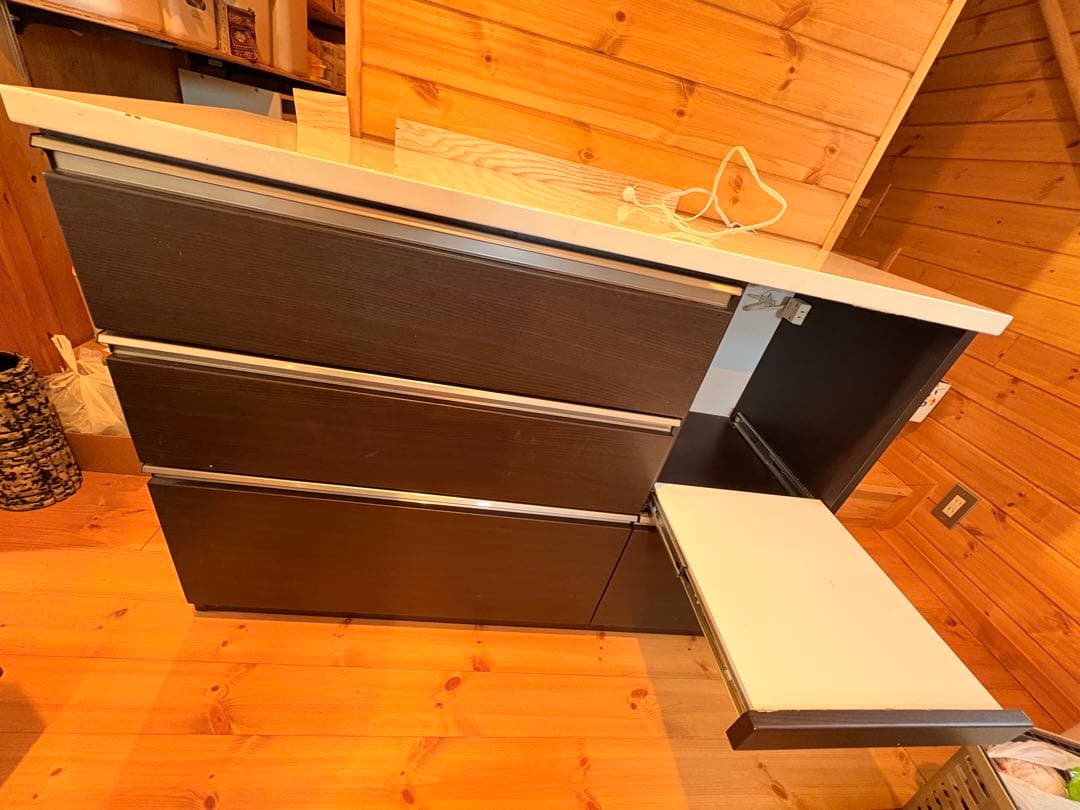 ダークブラウン木製キッチンカウンター