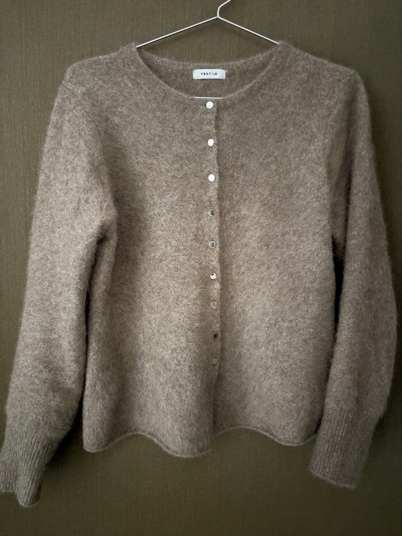 FRAY I.D FOXカシミアペプラムカーディガン モカ