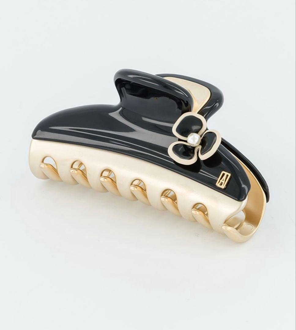 アレクサンドルドゥパリ　ヘアクリップ　カメリア　7.5 cm 新品未使用