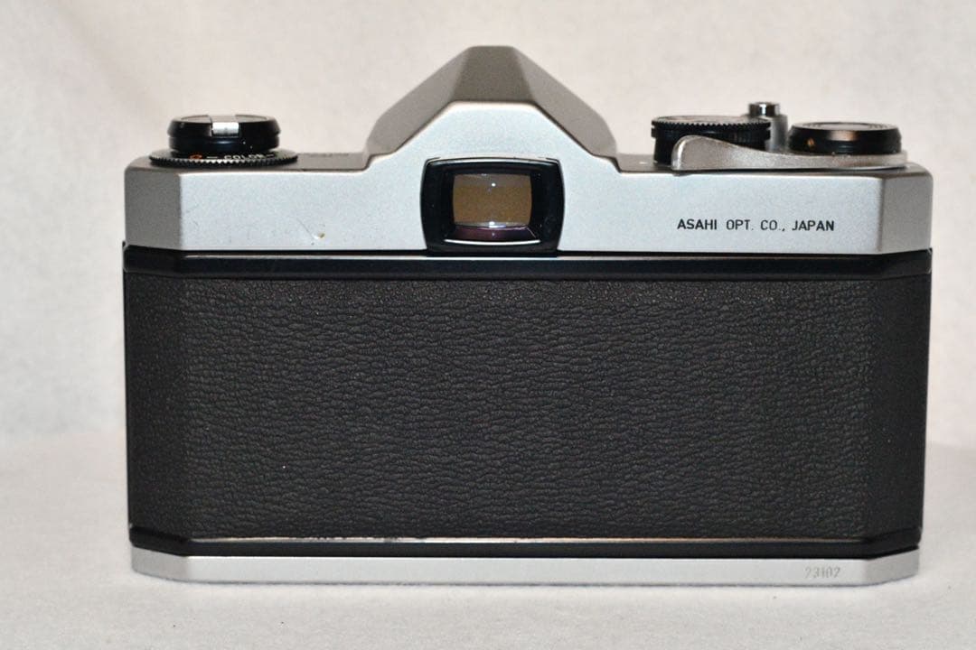 《動作品》pentax sp + 標準レンズ付きフィルムカメラ