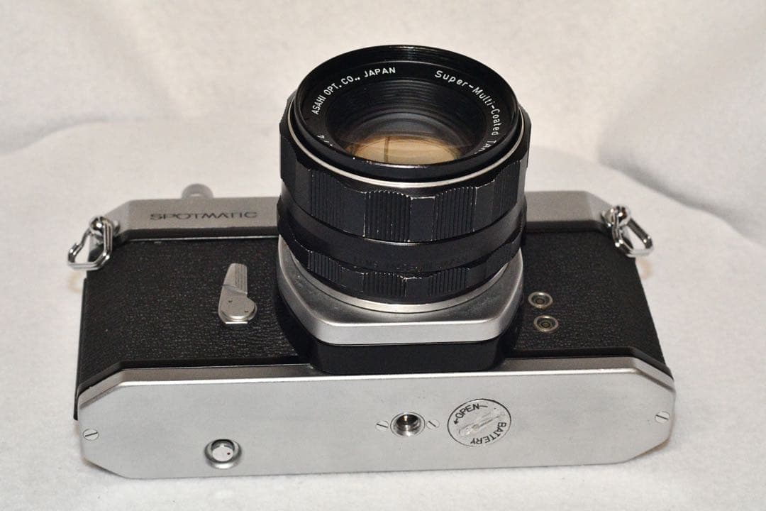 《動作品》pentax sp + 標準レンズ付きフィルムカメラ