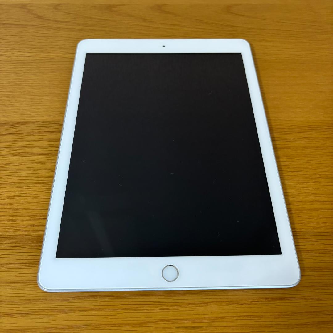 【SIMフリー】iPad 第6世代 128GB シルバー／動作確認済み