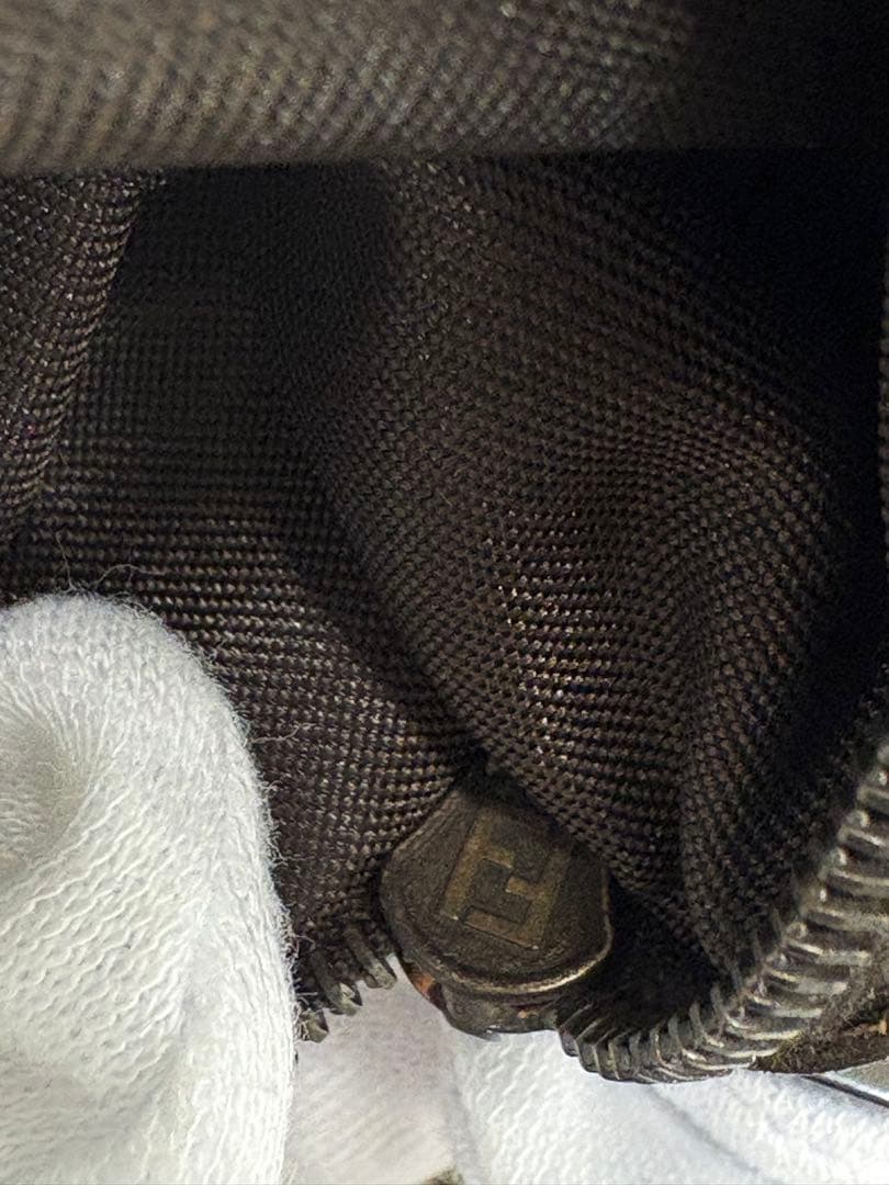 M*a様 大特価【ヴィンテージ】フェンディ 8BR000 NY1 ショルダーバッ